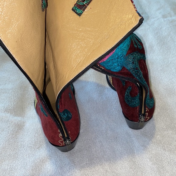 Velvet Rose embroidered velvet boots, 36, excellent condition.  No box - Picture 6 of 12